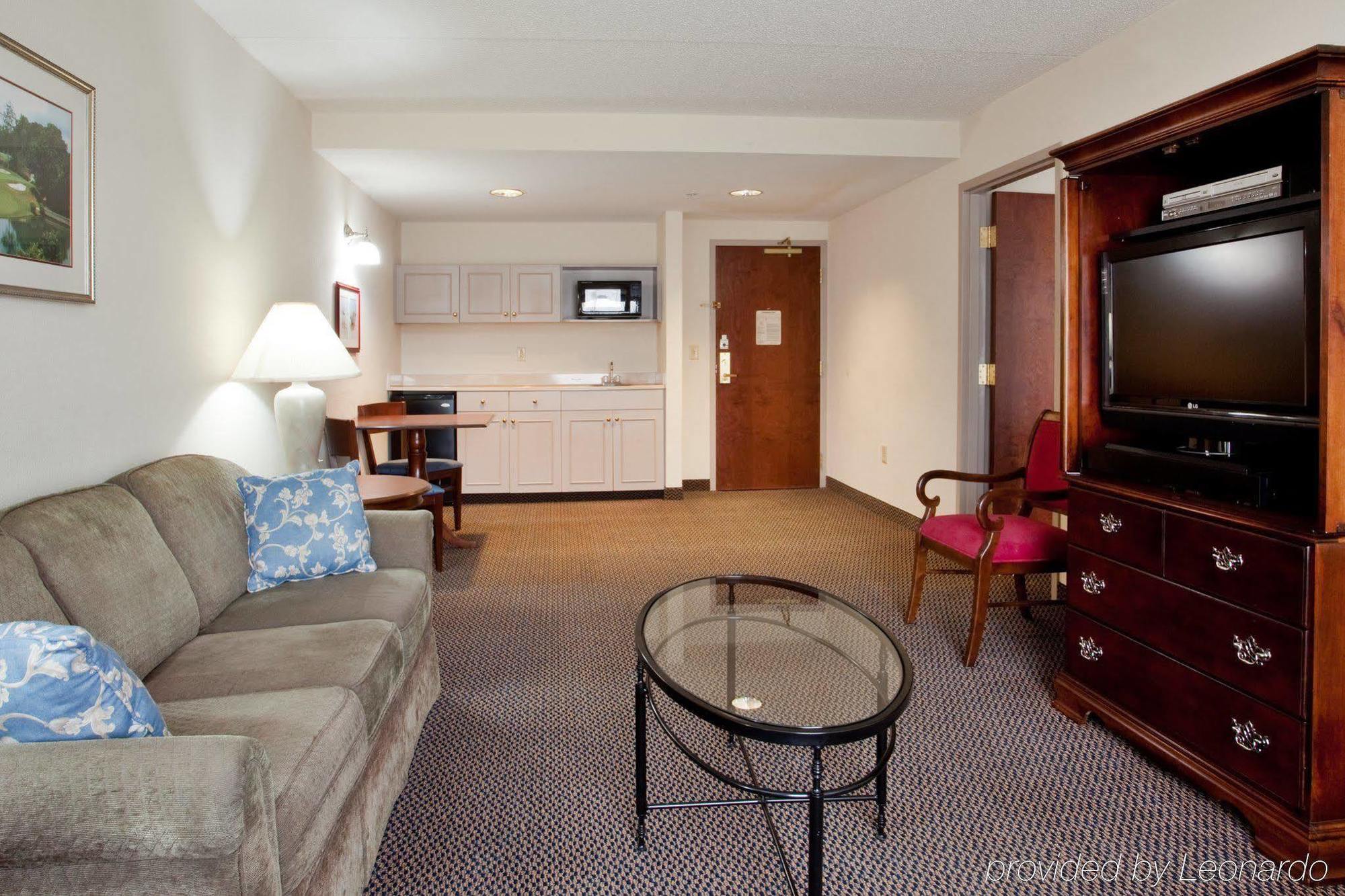 Hotel Express & By Ihg 3*