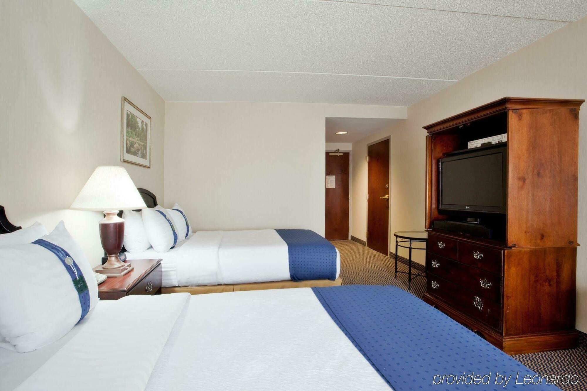 Hotel Express & By Ihg