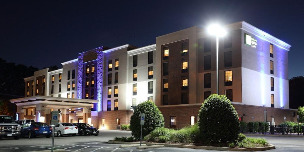 Express & By Ihg