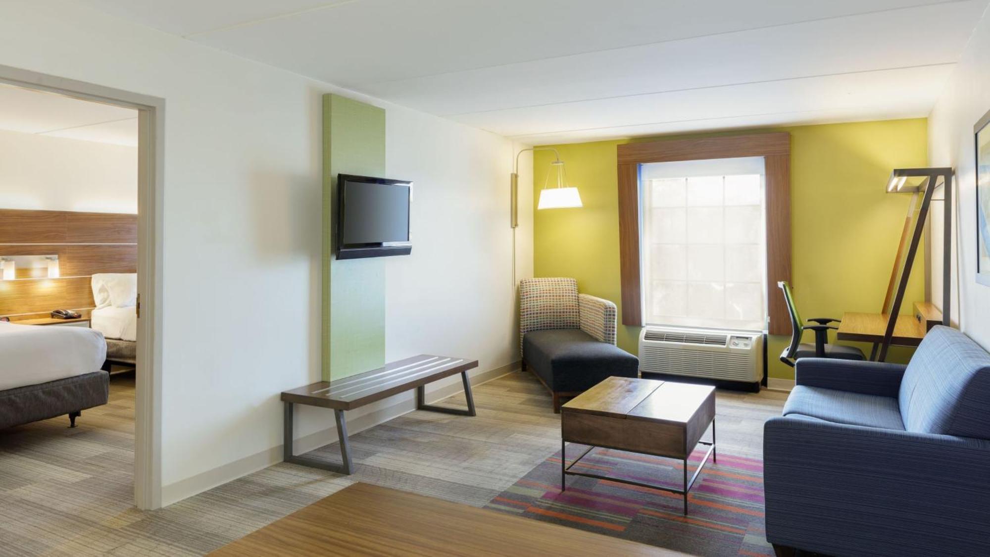 Hotel Express & By Ihg 3*