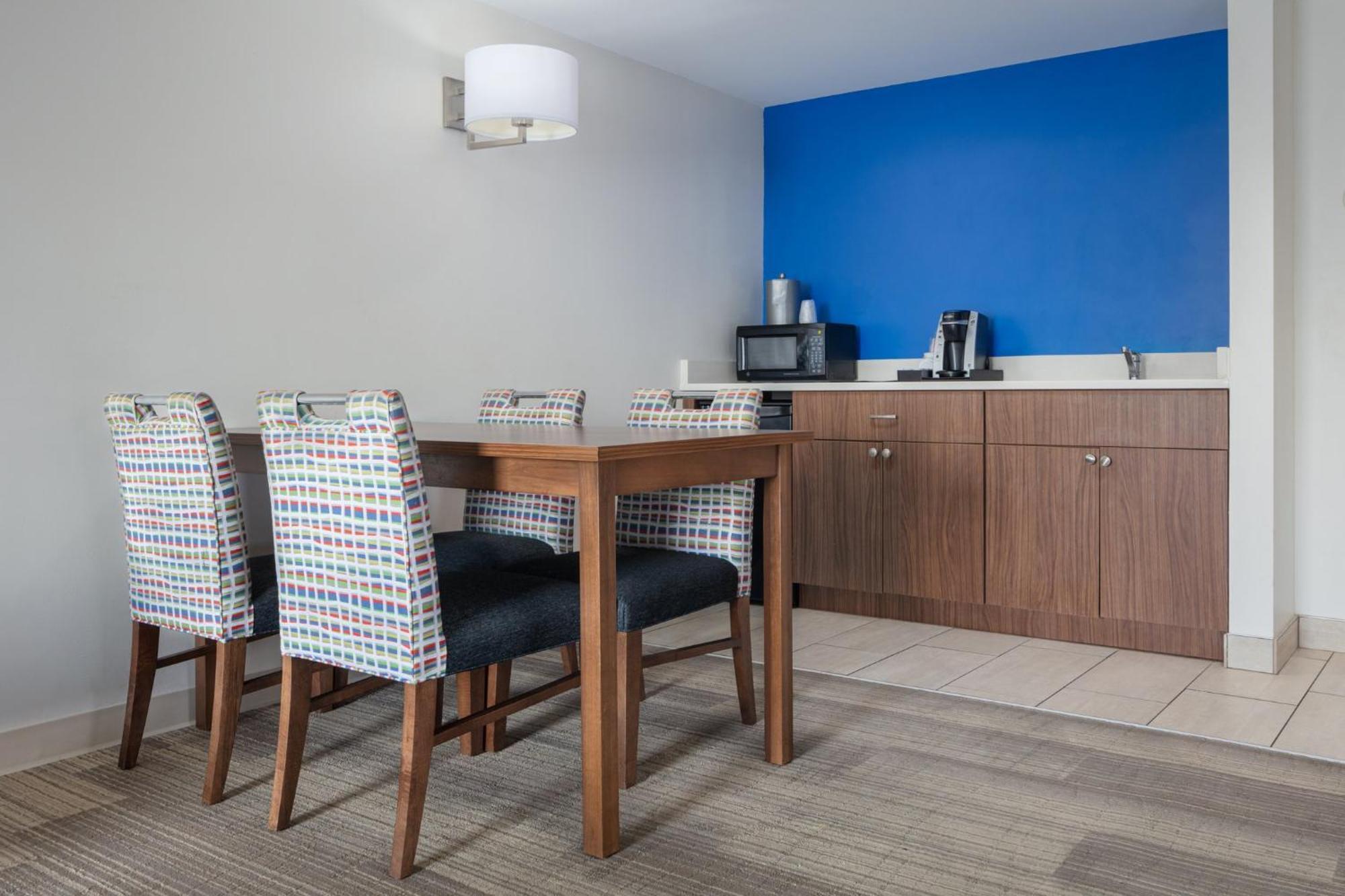 Express & By Ihg Hotel Newport News