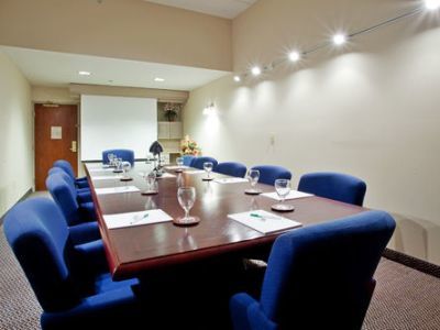 Hotel Express & By Ihg Newport News