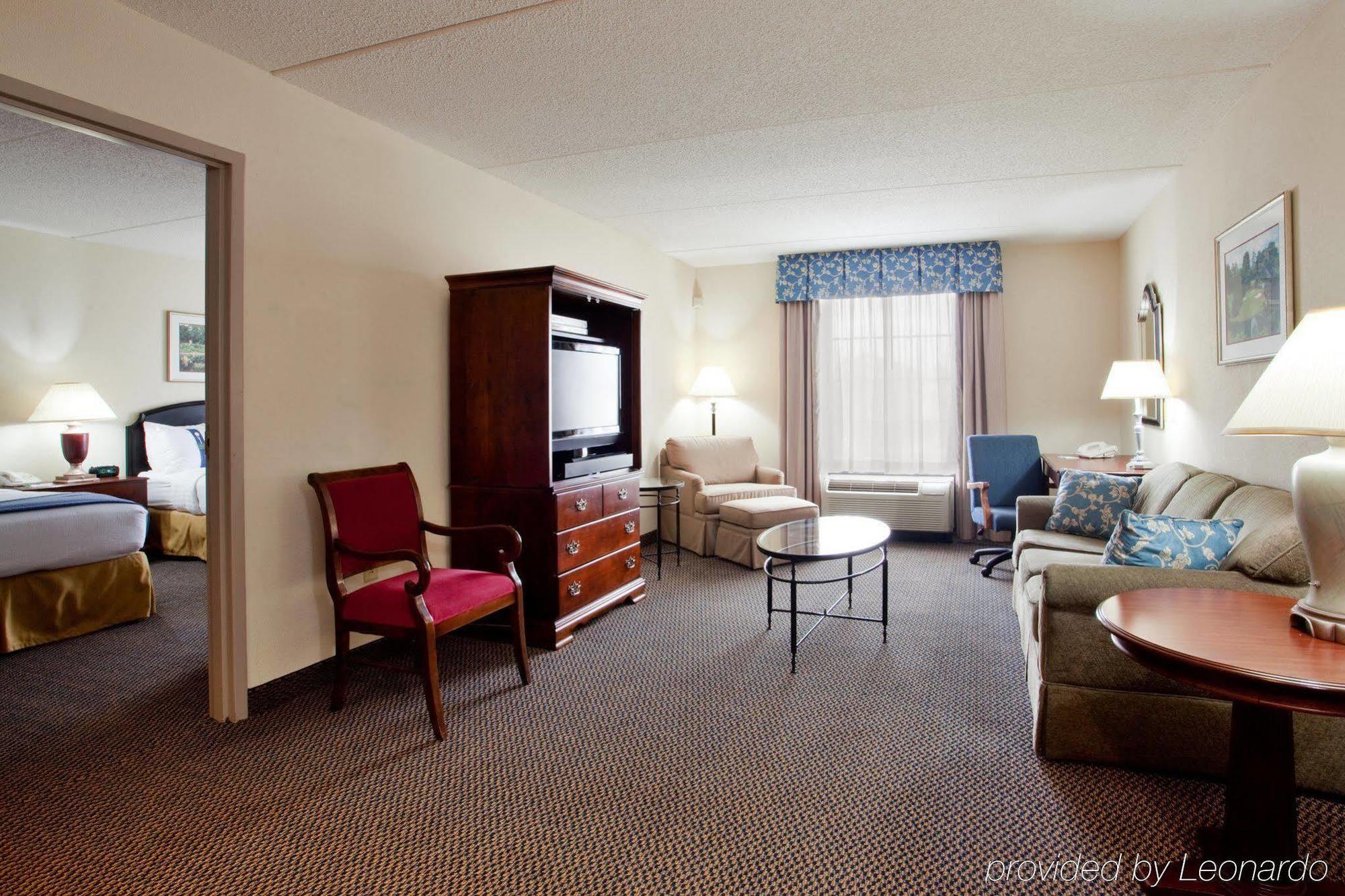 Hotel Express & By Ihg Newport News
