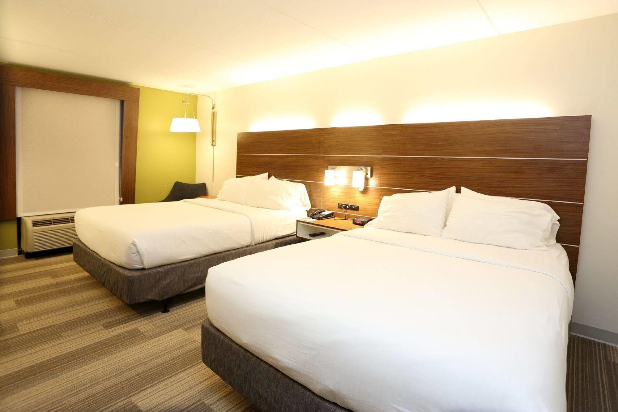 Holiday Express & By Ihg Hotel
