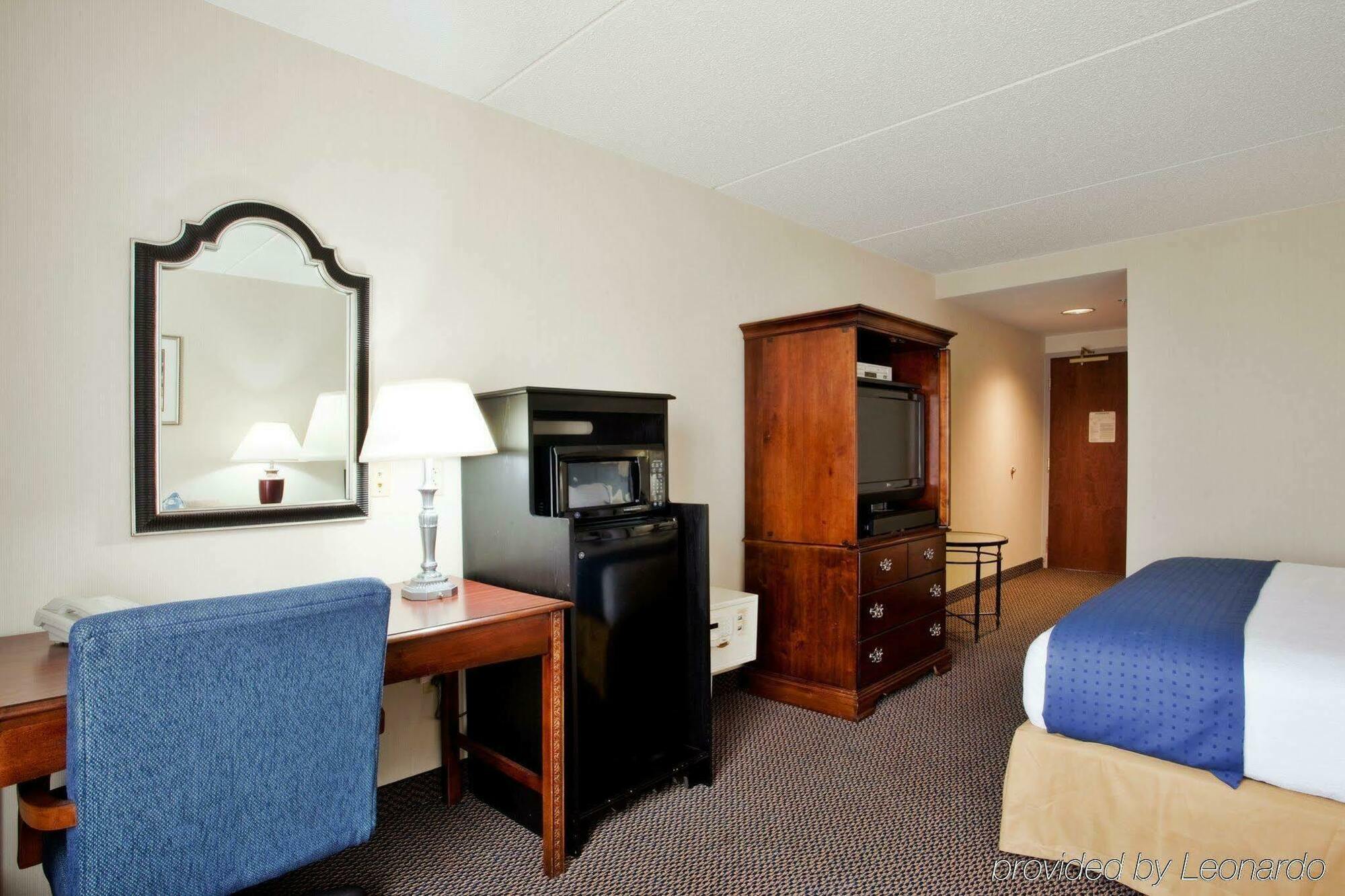 Hotel Express & By Ihg